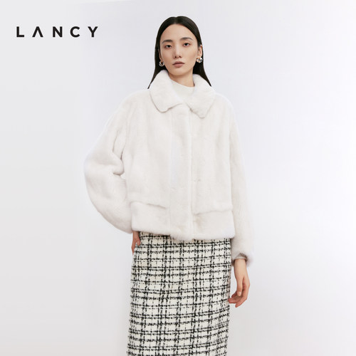 利落短款 经典翻领 独特下摆