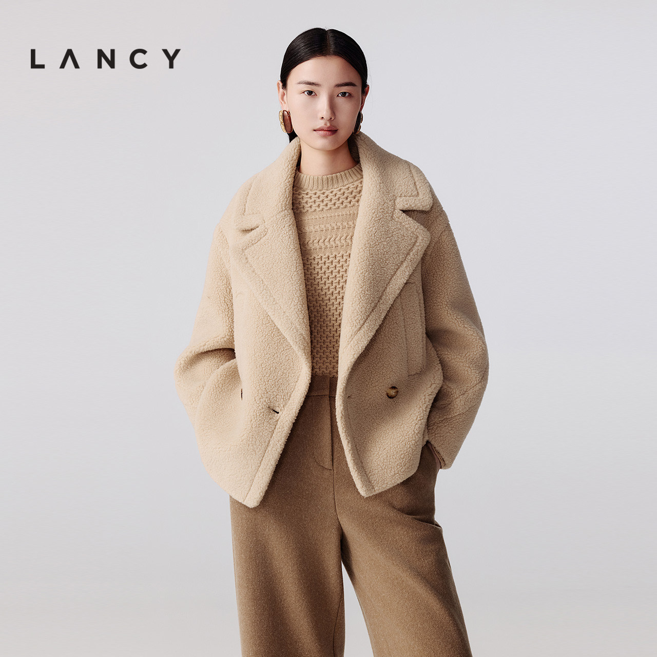 【纯羊毛】LANCY/朗姿2025冬新款高端时尚羊剪绒翻领短大衣外套女,女装/女士精品,毛呢外套,淘宝优惠券,粉丝福利购,淘宝优惠卷