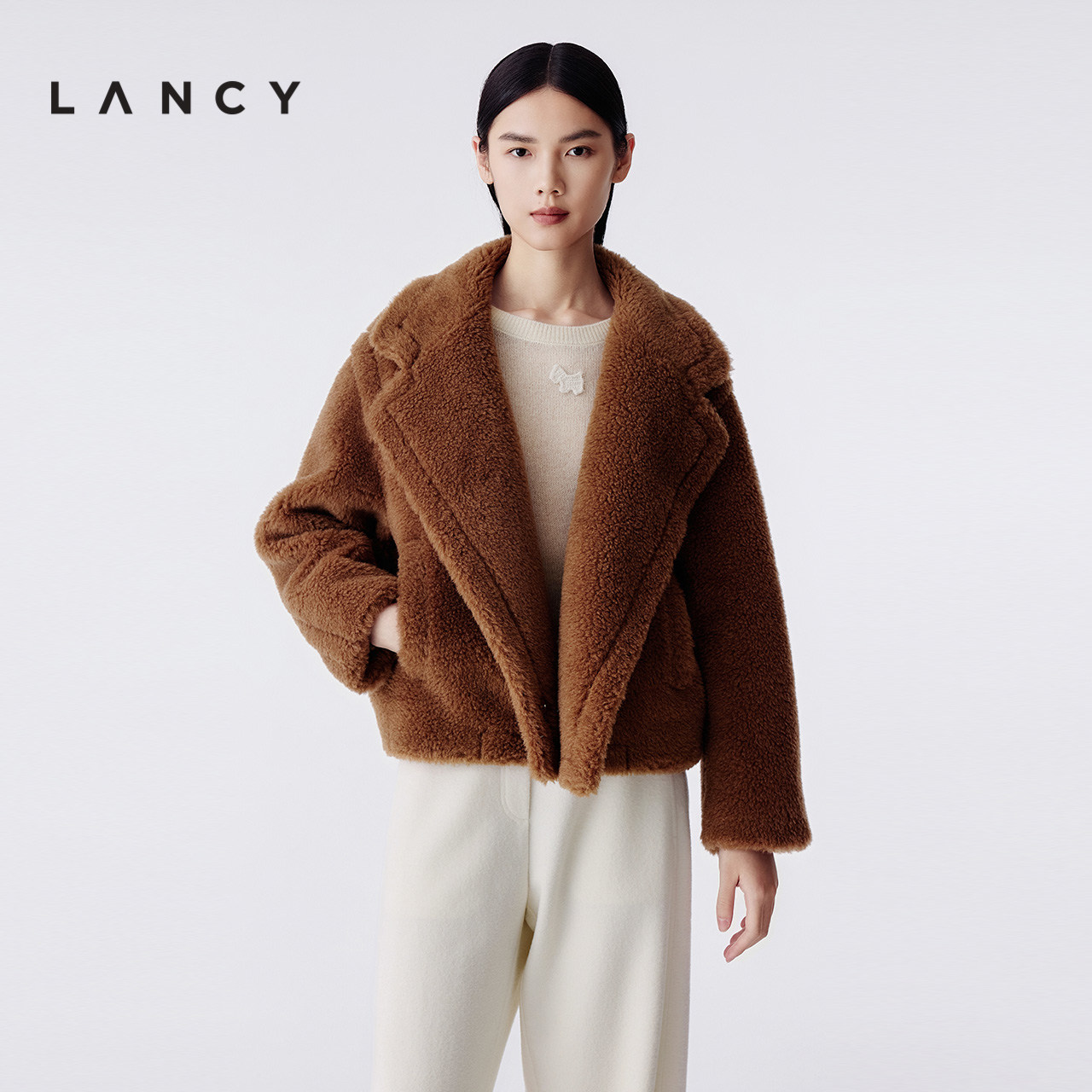 【纯羊毛】LANCY/朗姿2025冬季新款大翻领廓形短款时尚颗粒绒外套