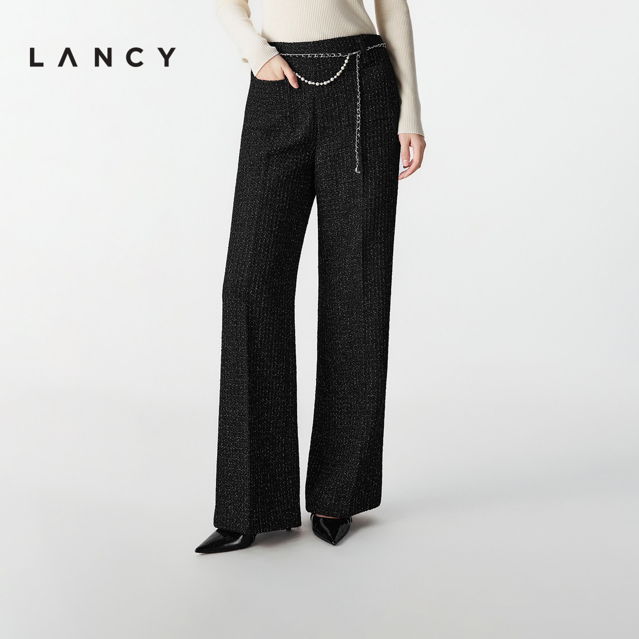 格纹工艺 链条点缀 修身剪裁