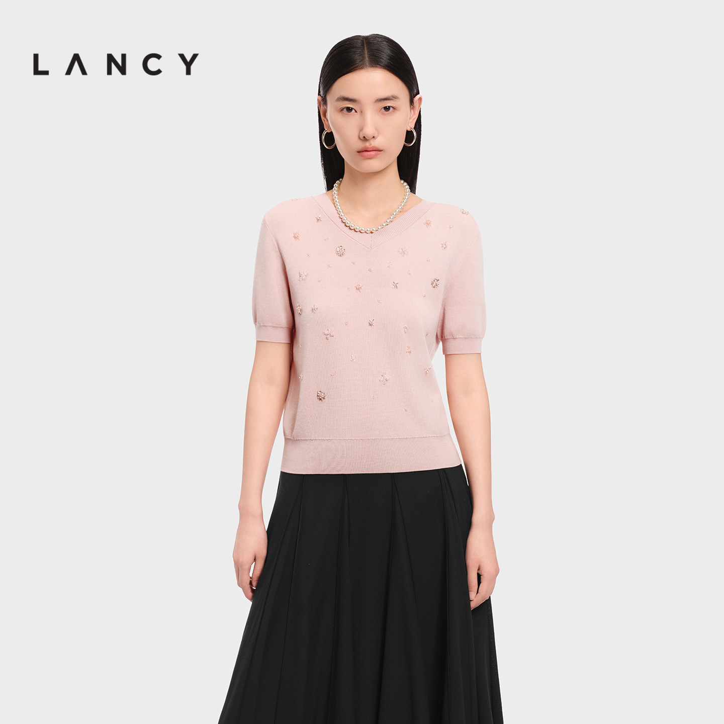 LANCY/朗姿2026春新款莱赛尔三醋酸气质刺绣珠片V领短袖针织衫女