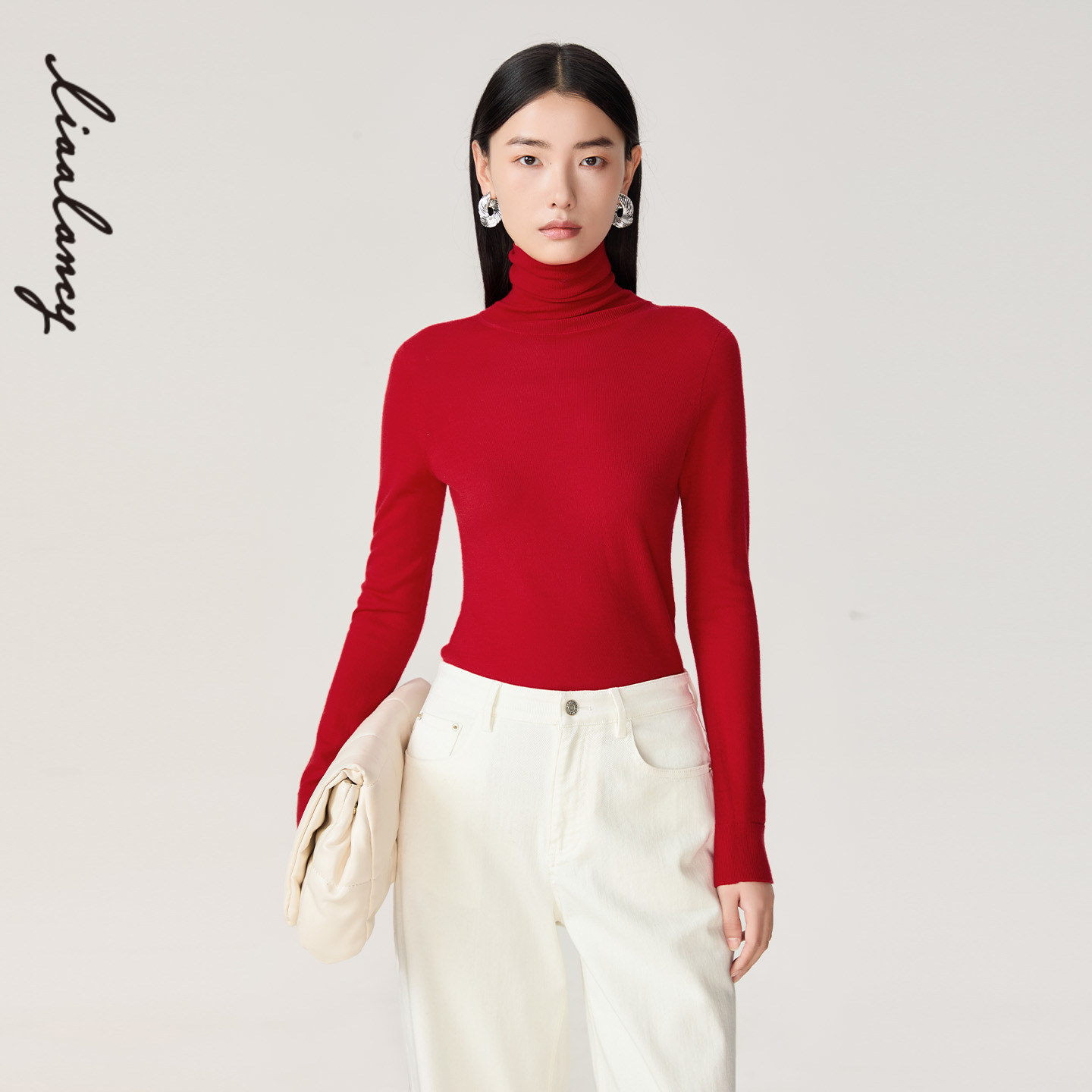 修身版型 高领设计 后领蝴蝶装饰