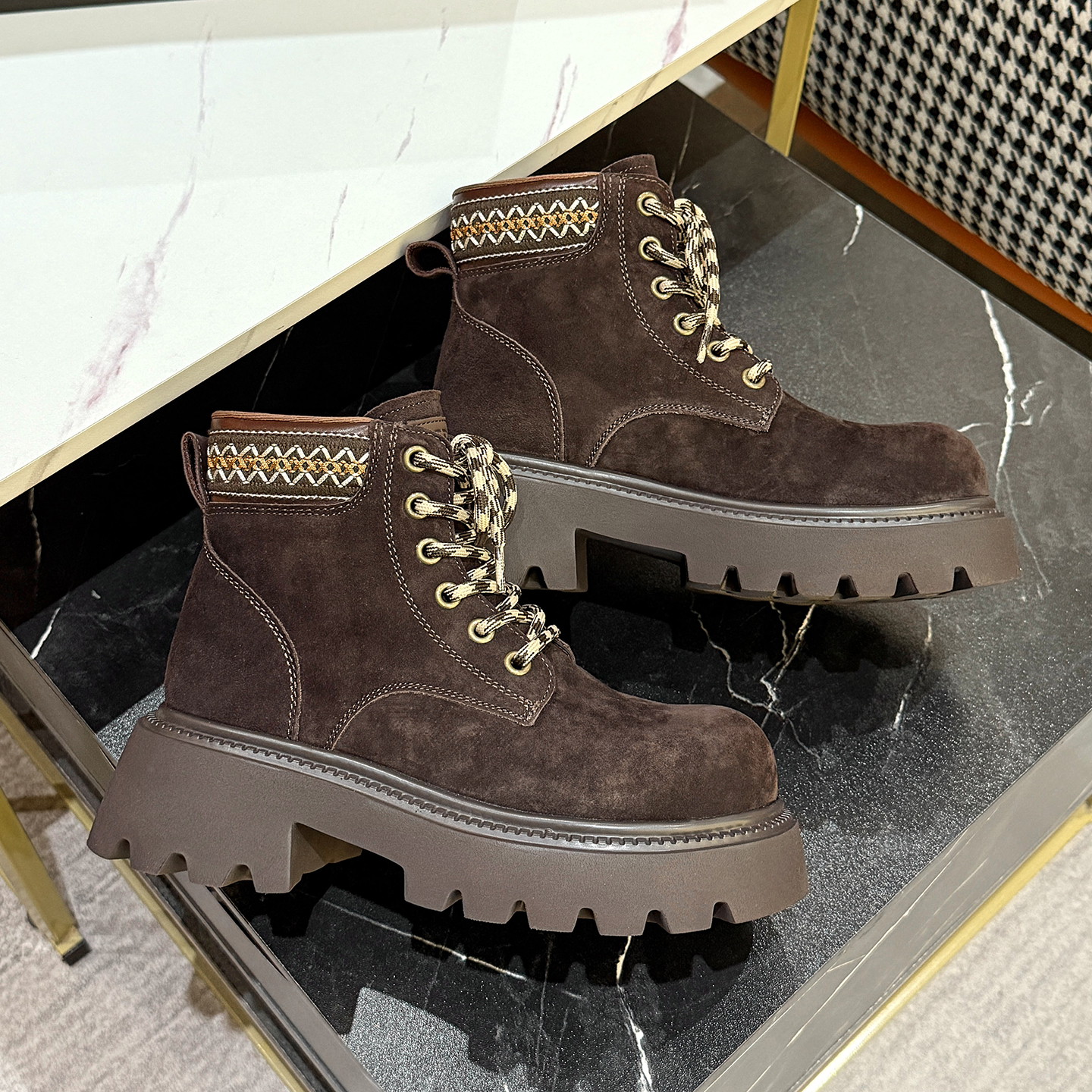 美拉德马丁靴女鞋2025秋季新款短靴百搭磨砂皮厚底机车工装大黄靴