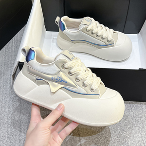 真皮小白鞋女2025春季新款高级感厚底板鞋百搭小众休闲运动面包鞋