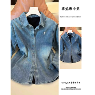 蓝色叠穿翻领加绒牛仔衬衫女2025冬季设计感时尚气质内搭显瘦衬衣