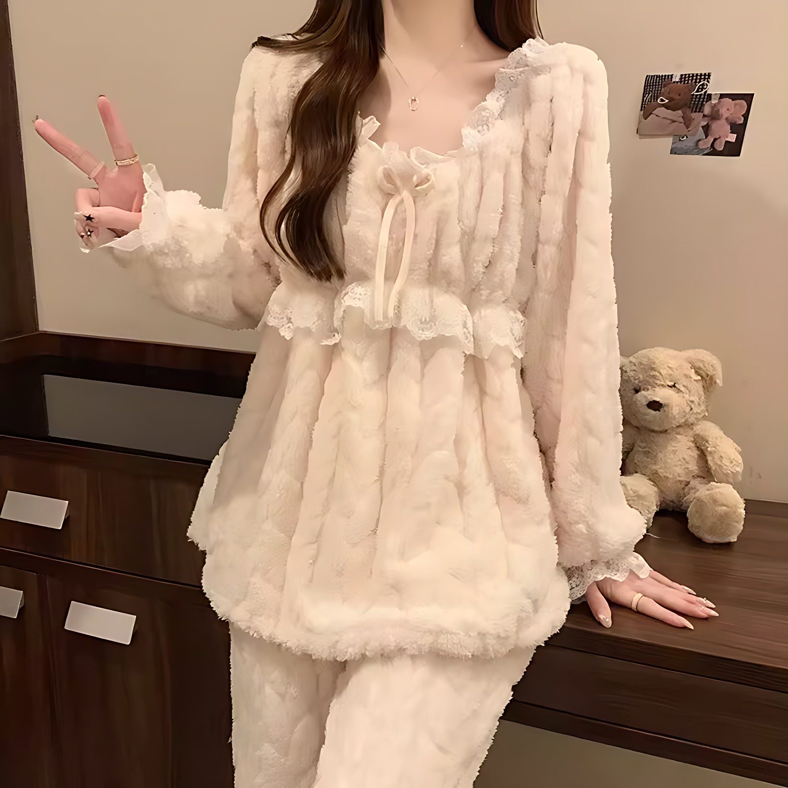 珊瑚绒睡衣女士冬季加绒加厚法兰绒秋冬款保暖长袖套装白色家居服,女士内衣/男士内衣/家居服,睡衣/家居服套装,淘宝优惠券,粉丝福利购,淘宝优惠卷