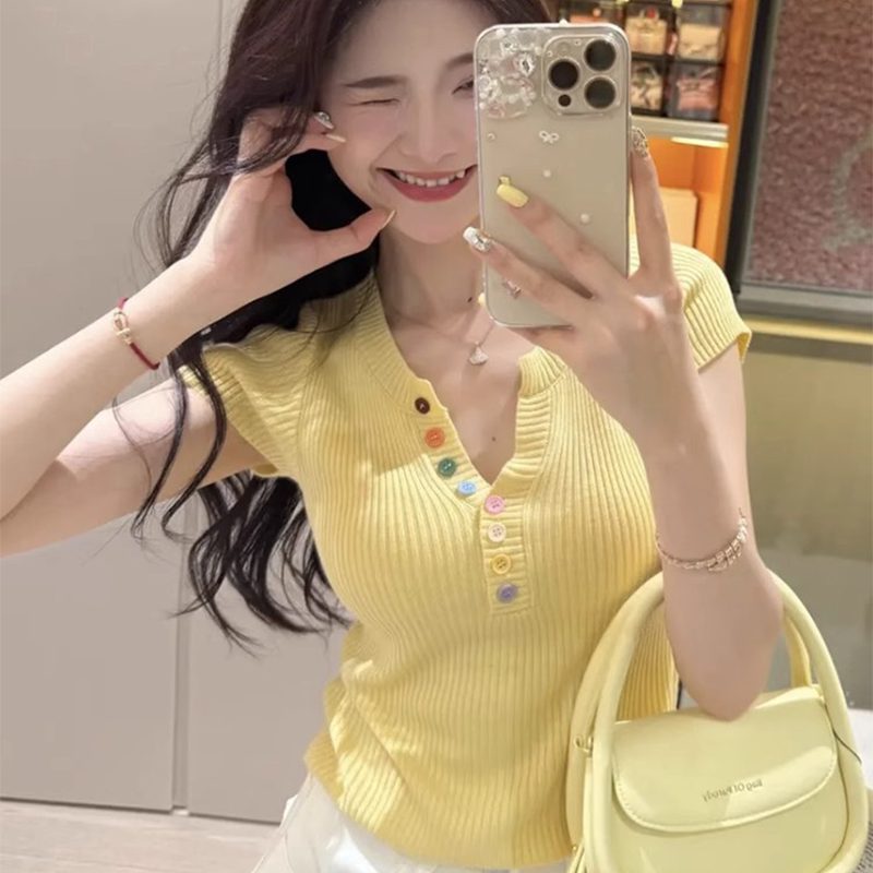 韩系多巴胺彩色纽扣正肩针织衫短袖t恤女夏季新款修身短款v领上衣