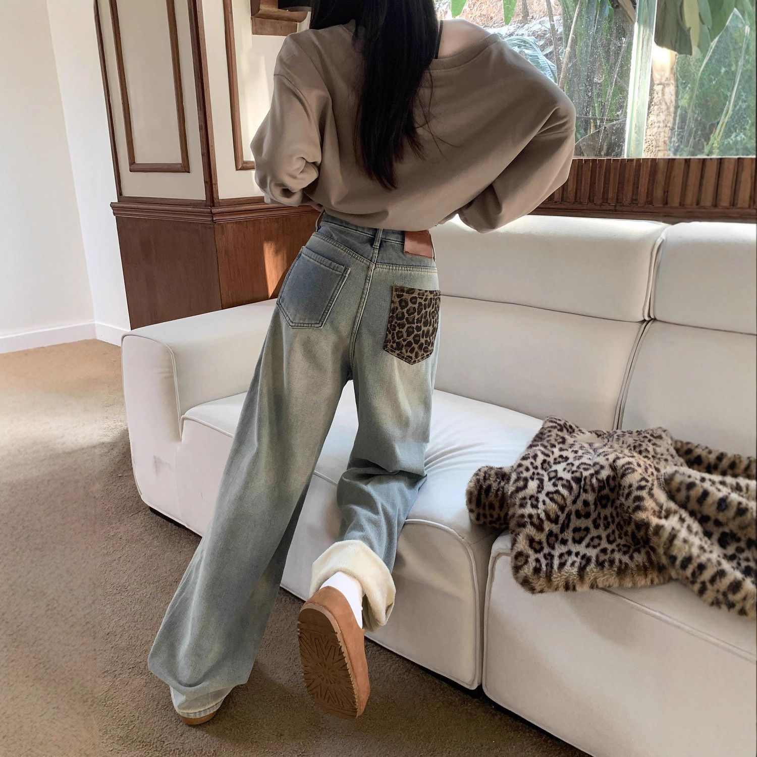 豹纹拼色保暖牛仔裤女2025秋冬新款高腰宽松垂感显瘦加绒阔腿裤子