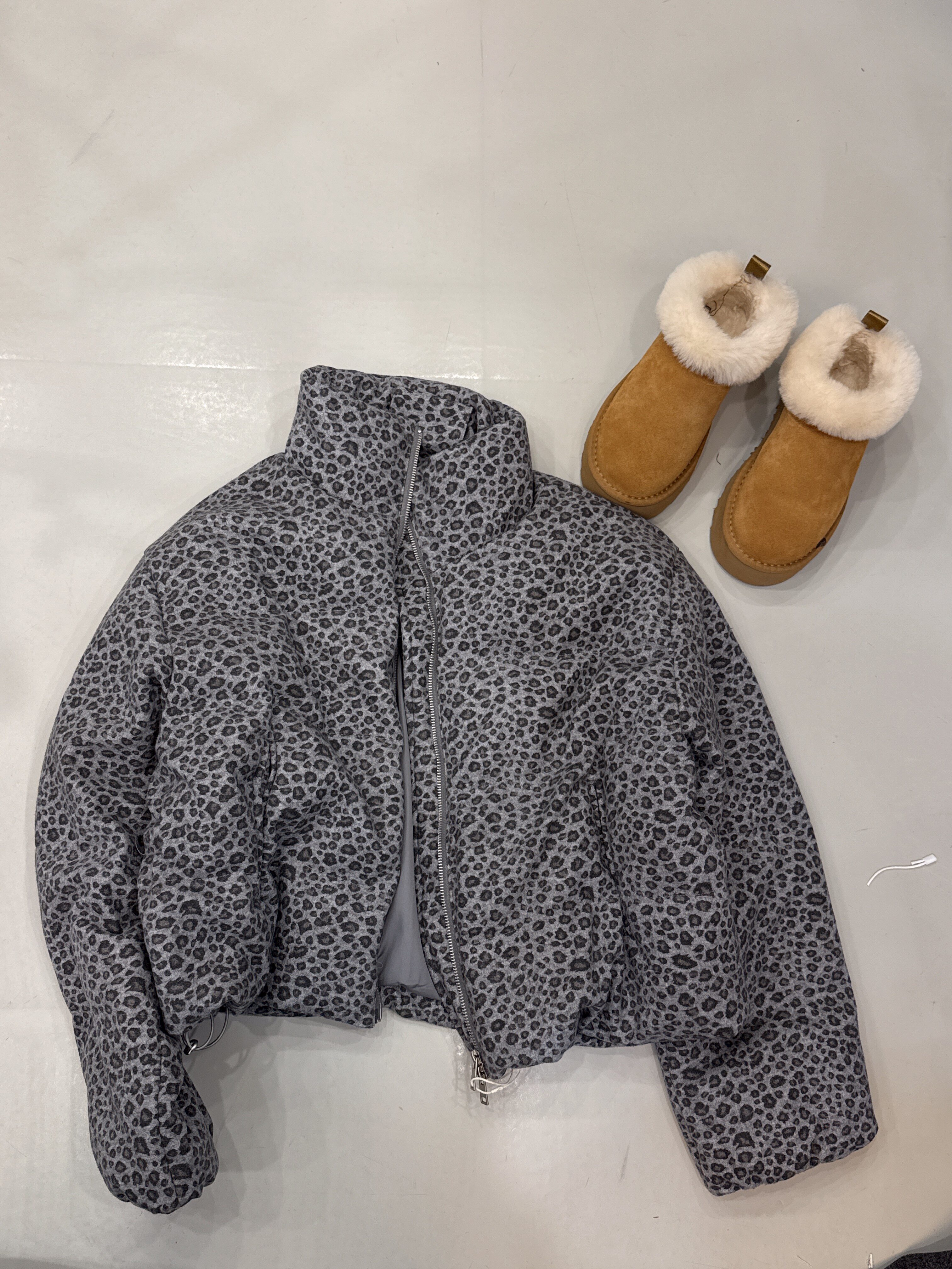 韩版灰豹纹立领羽绒服女2025冬新宽松显瘦小个子短款面包服