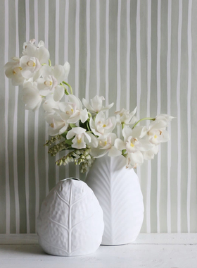FQR LINING美国WHITEROOM GAIIERY手工雕刻哑光白色叶子花瓶 摆件