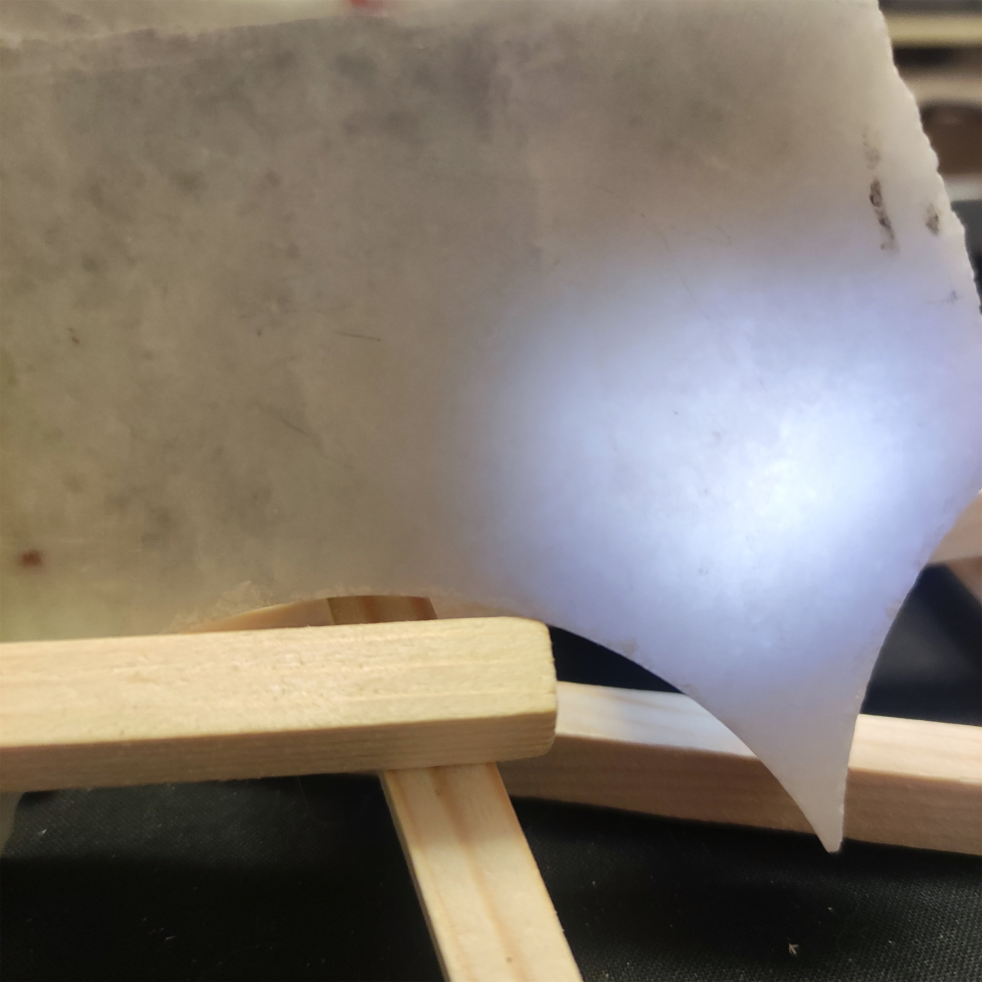 天然翡翠:淡春彩洒金 红翡 三彩边角料 原石(未打磨 加工另算)