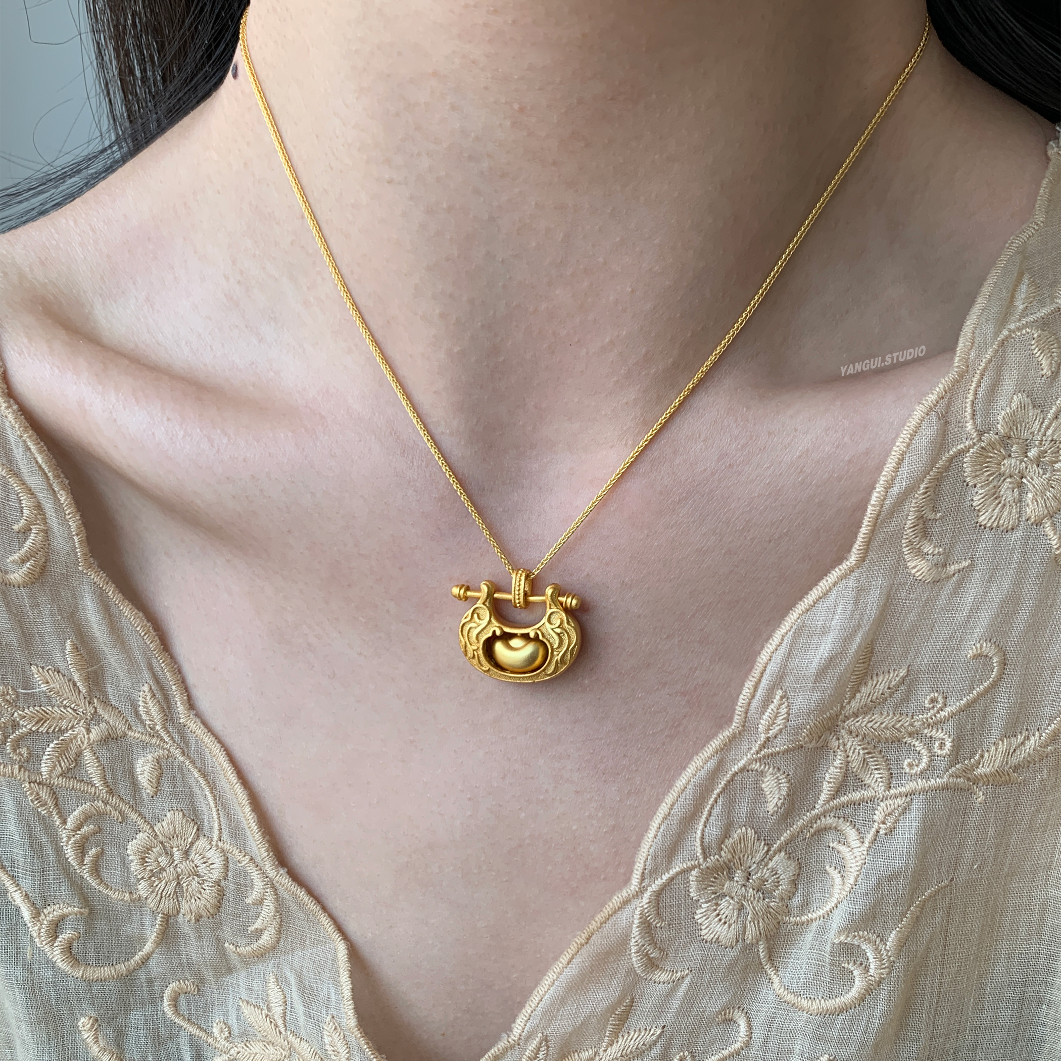 燕归福宝元国风足银描金项链女