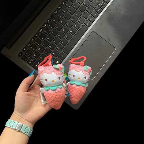 三丽鸥冰淇淋HelloKitty毛绒挂件可爱甜筒KT猫公仔钥匙扣包包挂饰