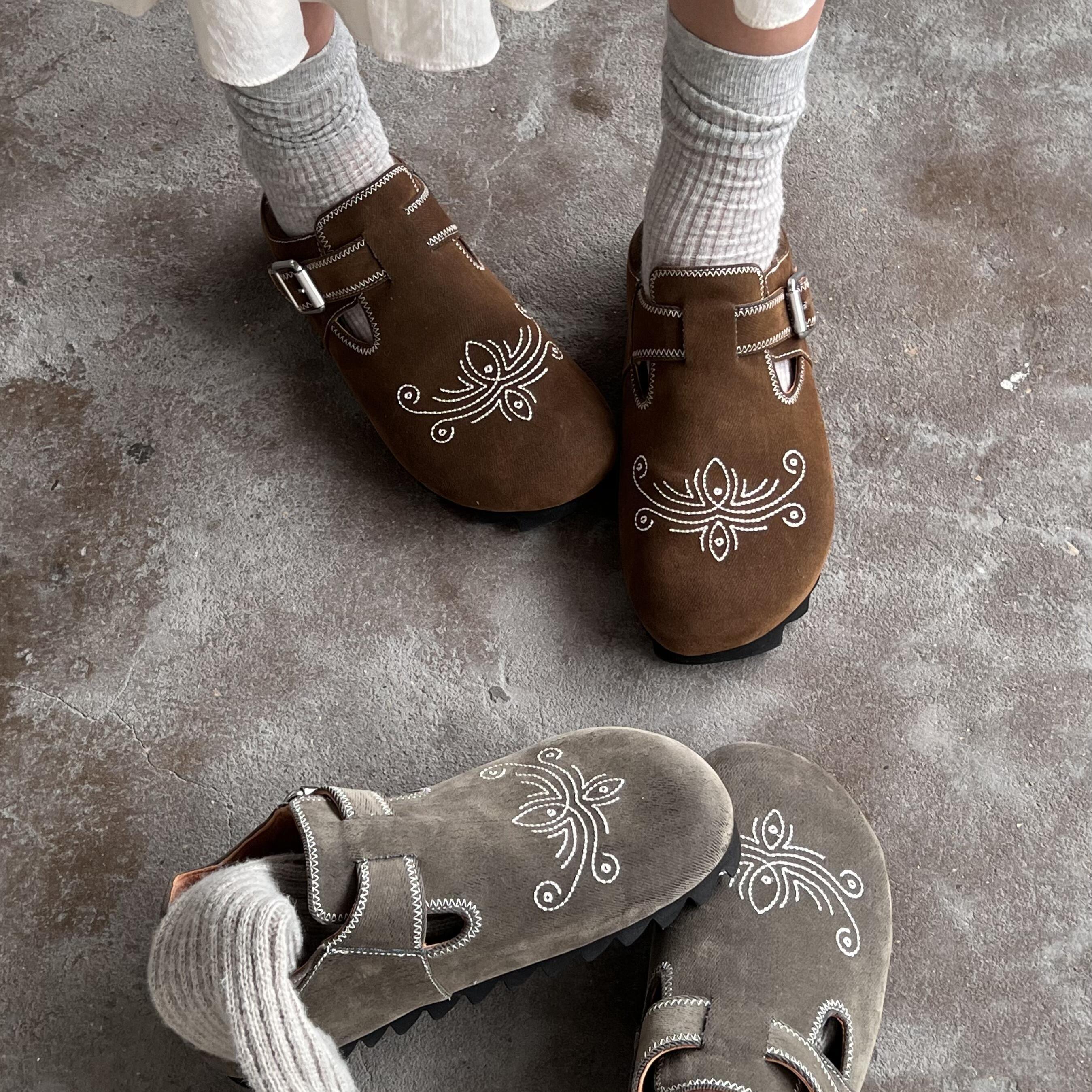 复古风刺绣包头勃肯鞋