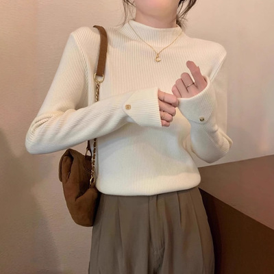 燕麦色半高领针织衫女春