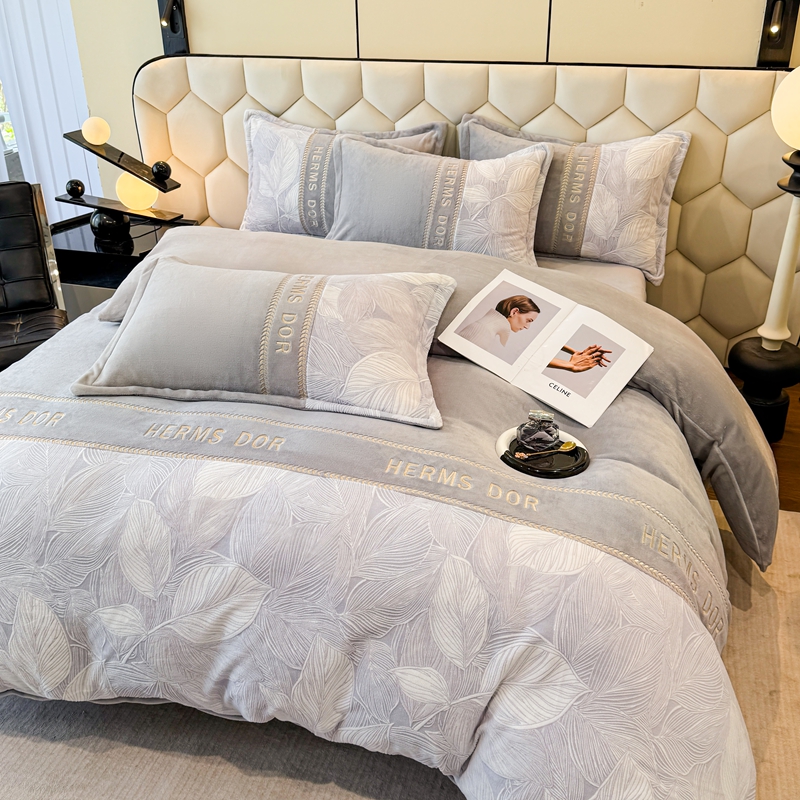 2025加厚绣花拼接立体雕花绒牛奶绒四件套加绒床单珊瑚绒被套床品