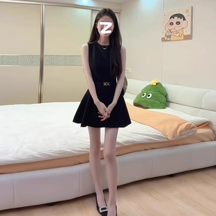 高级感黑色连衣裙女小个子2025夏季 小黑裙 新款 高级感收腰气质短款
