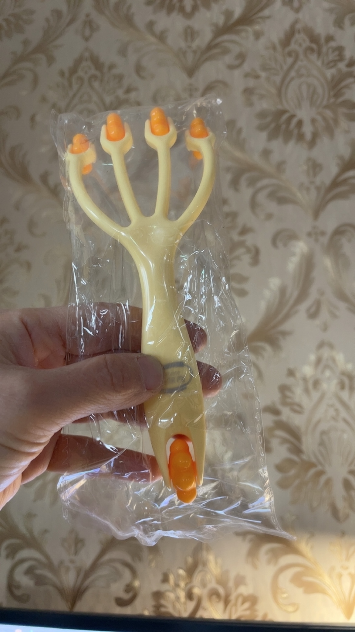 挠痒四指滚轮按摩器头部按摩足底穴位腿部经络小腿肌肉放松四爪轮