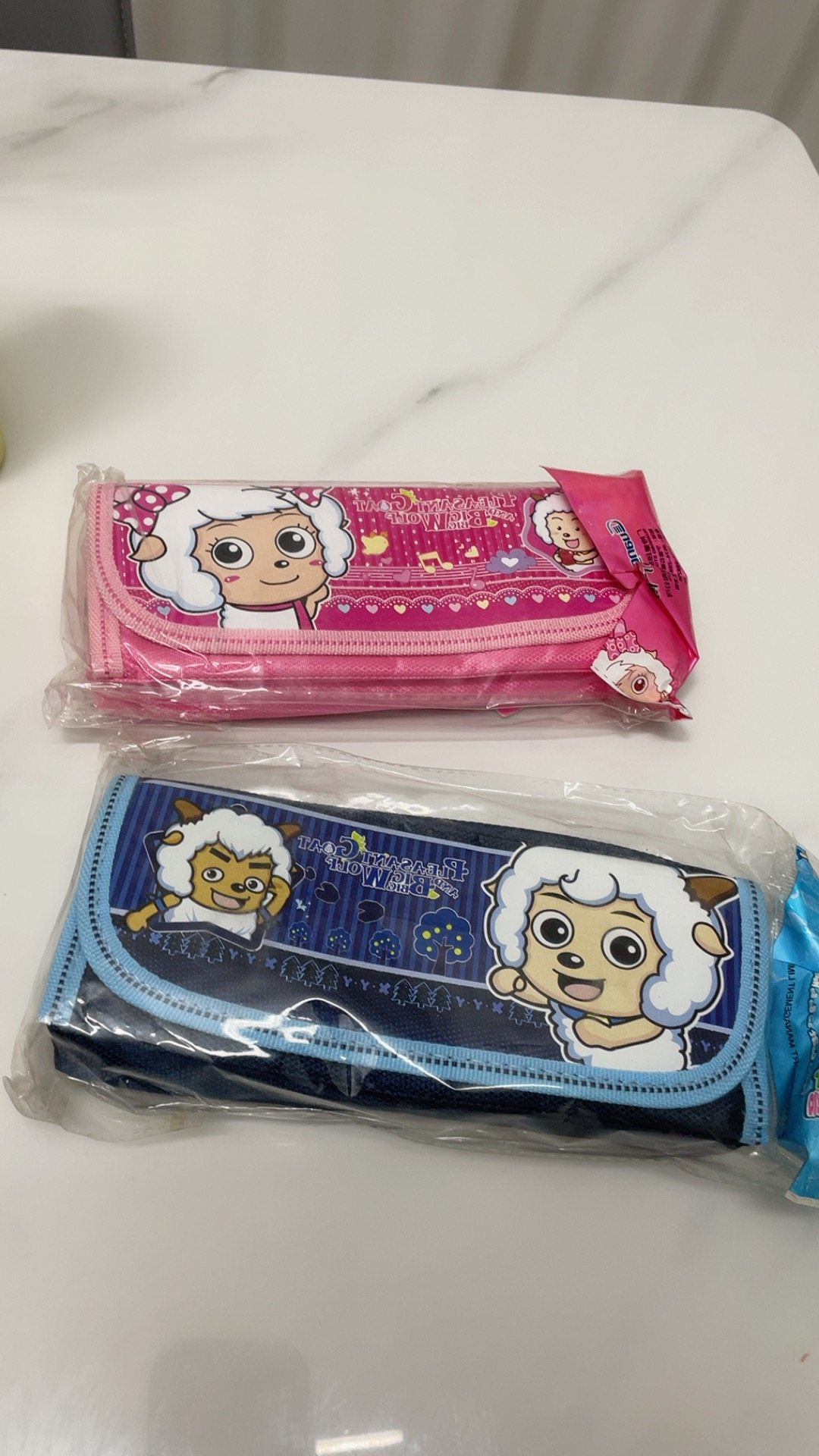 颜色随机发一个笔袋品牌礼品，男生可以备注不要粉色！,文具电教/文化用品/商务用品,笔袋,淘宝优惠券,粉丝福利购,淘宝优惠卷