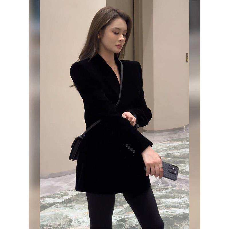 欧洲站秋季女装新款修身显瘦西装外套高级感设计感黑色丝绒小西服