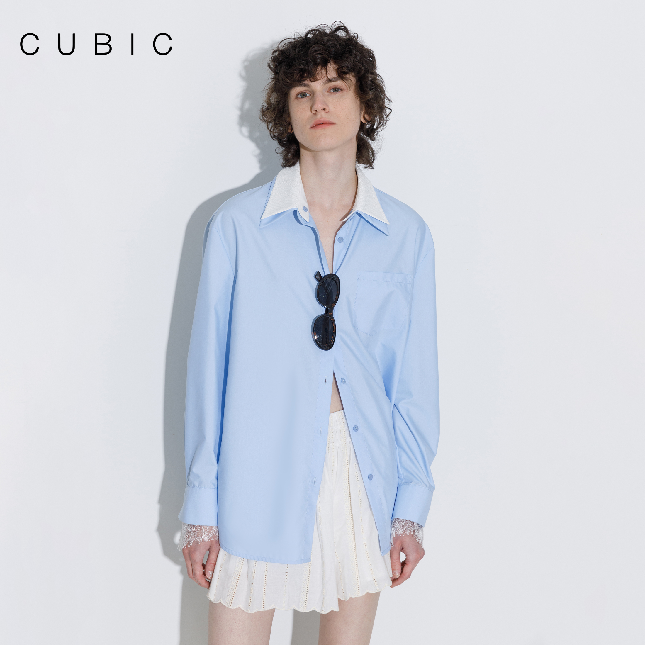 CUBIC蕾丝拼接撞色领口衬衫