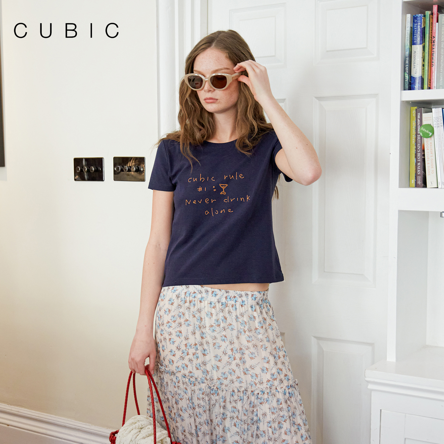 CUBIC字母串珠撞色莱赛尔T恤