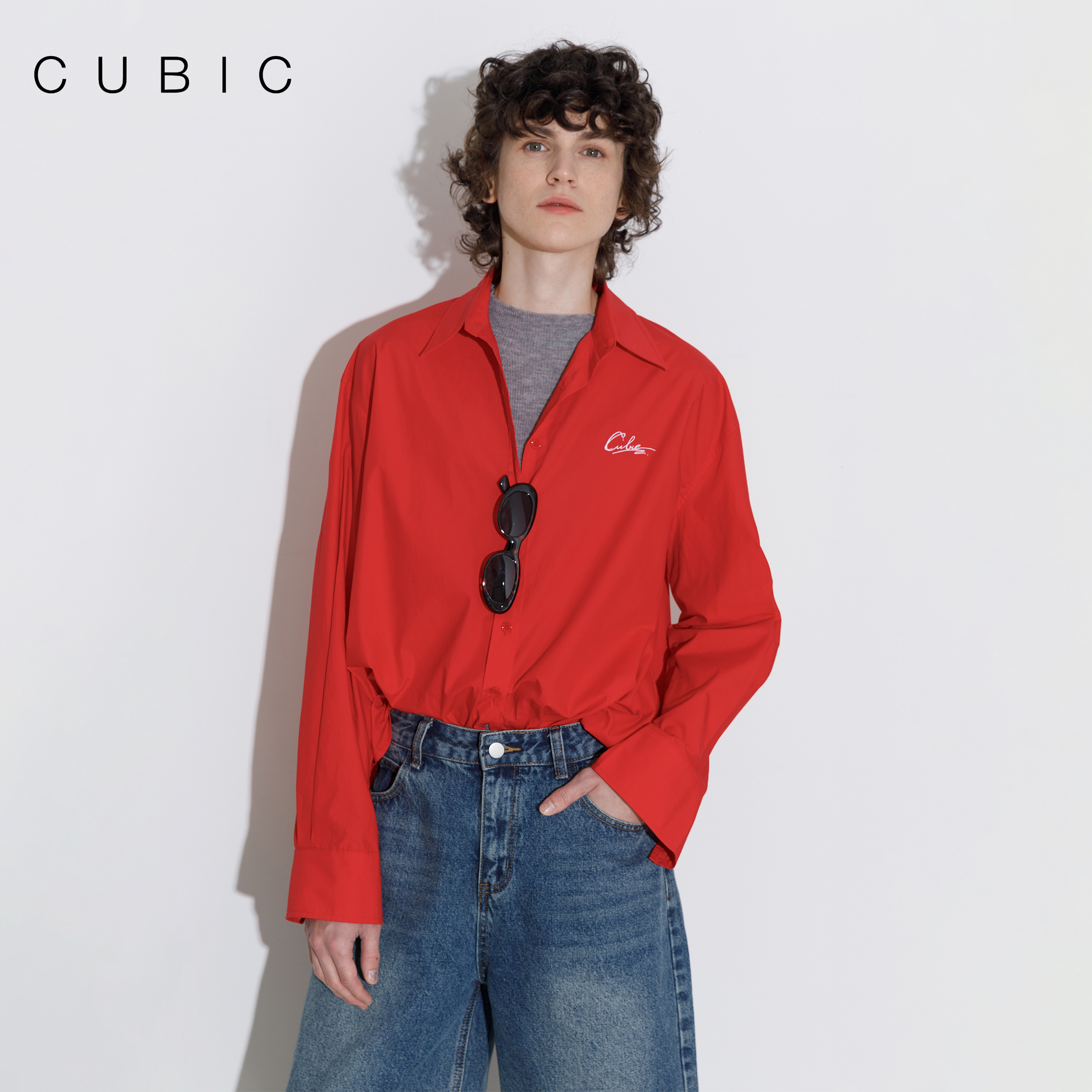 CUBIC蛇形撞色绣花纯棉衬衫