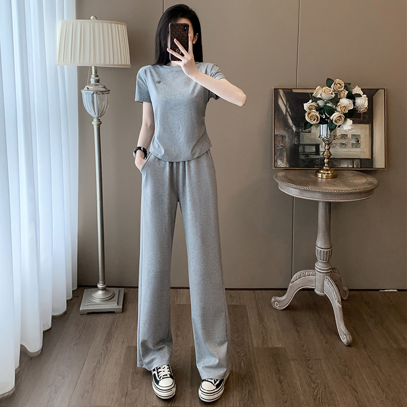 欧货运动休闲套装女2026夏新款修身显瘦减龄灰色短袖阔腿裤两件套