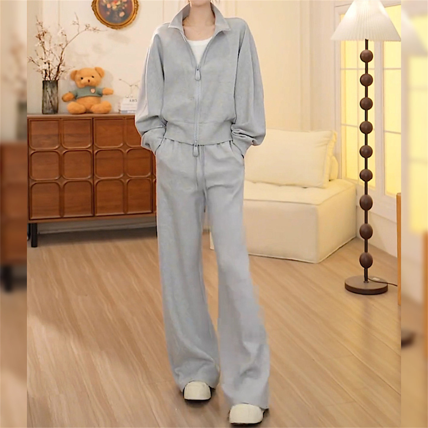 简约运动风时尚休闲套装女秋冬新款灰色立领拉链卫衣阔腿裤两件套