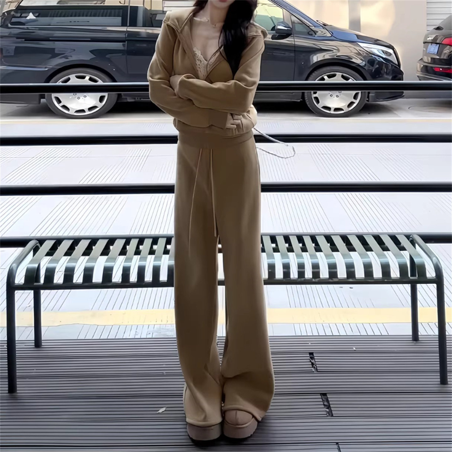 高级感时尚休闲套装女冬季减龄加绒连帽拉链卫衣阔腿裤运动两件套