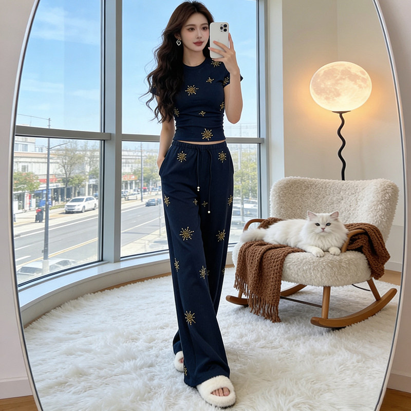 夏季超火韩版气质烫钻时尚套装女辣妹修身短款短袖阔腿裤两件套潮