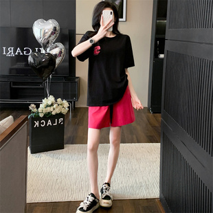 欧货运动休闲套装女2025夏季新款宽松显瘦黑色短袖红色短裤两件套