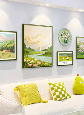 原木风客厅挂画沙发背景墙装饰画绿色系壁画金山山水画背景画