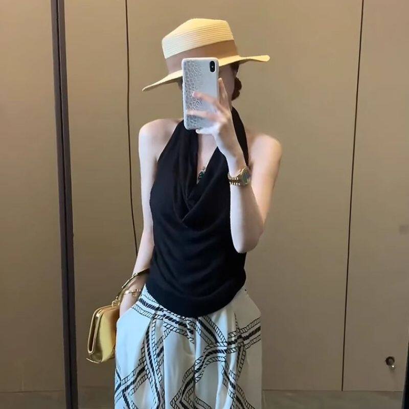 设计感荡领露背吊带黑色挂脖上衣女夏季新款修身显瘦内搭外穿背心