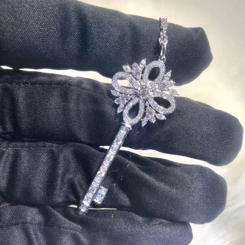 18K金进口莫桑石雪花项链AU750玫瑰金长款百搭钥匙锁骨项链单吊坠