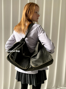 多口袋洗水皮做旧擦色单肩手提腋下大包 2023秋冬新款 Lonslan BAG