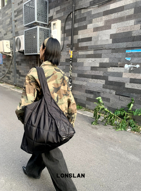 Lonslan BAG 24AW简约大容量尼龙充棉菱格单肩包包女