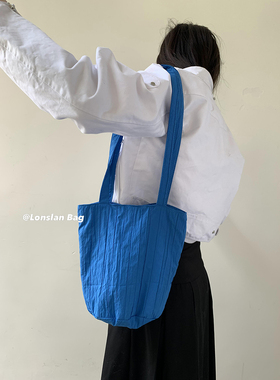 Lonslan BAG 2023秋季新款条纹褶皱肌理感小众百搭长细带单肩包