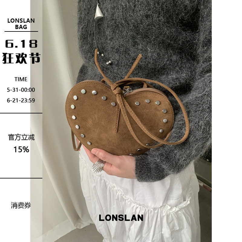Lonslan BAG 2025NEW  复古吸睛铆钉设计麂皮爱心单肩斜挎包包