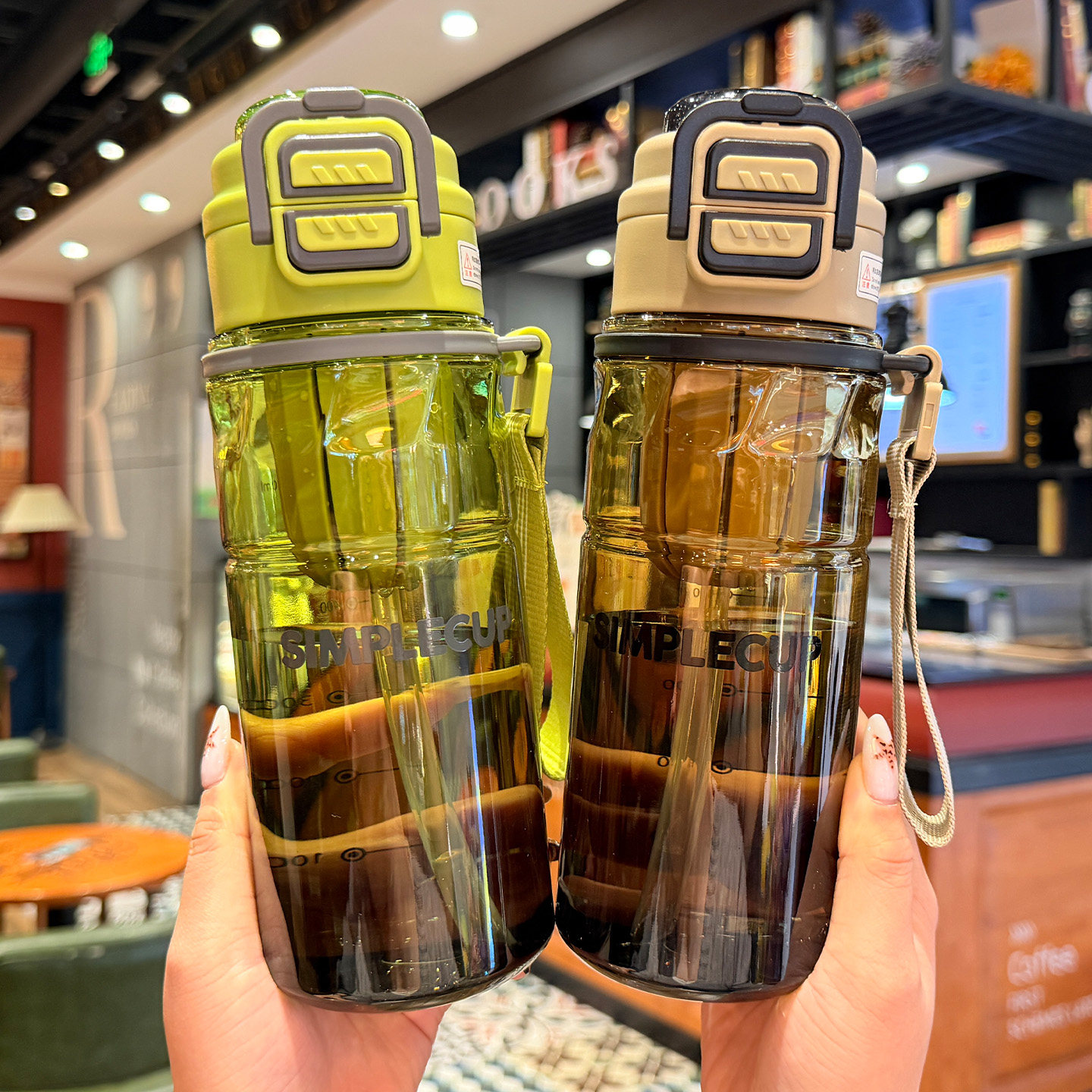 水杯儿童便携学生上学专用大容量塑料杯子男运动水壶带茶隔刻度杯