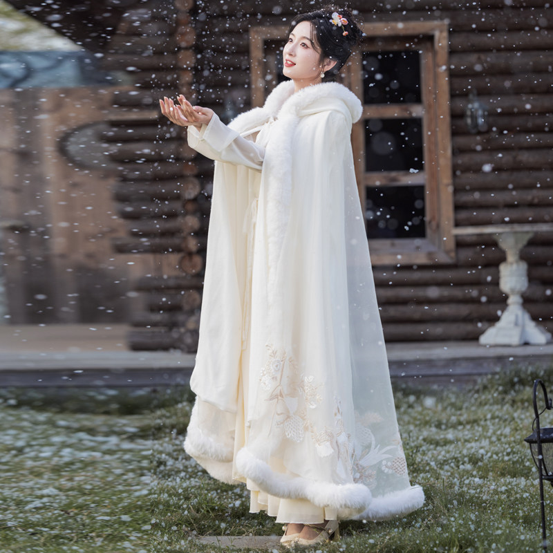 2025年汉服连帽大氅加绒加棉冬季加厚保暖中国风拍照披风斗篷长款