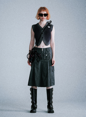 Lapaki Paka  “重返y2k”特殊喷银V领坑条马夹无袖针织马甲开衫