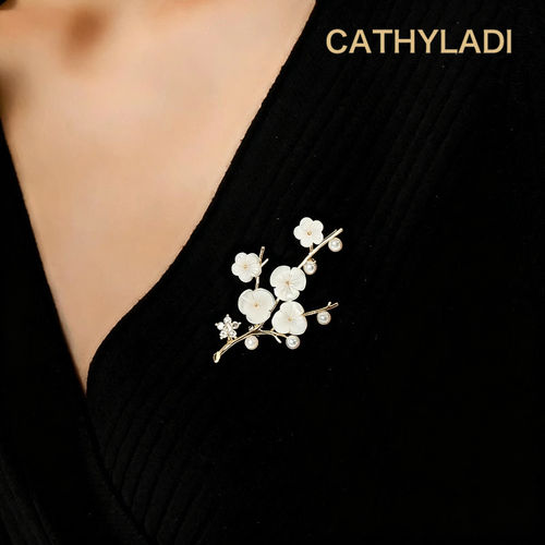 CATHYLADI腊梅珍珠西装胸针女胸花轻奢高级感时尚奢华优雅防走光
