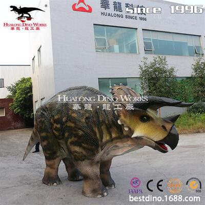 舞台巡演道具仿真恐龙皮套人穿行走三角龙皮套自贡仿真恐龙厂家.