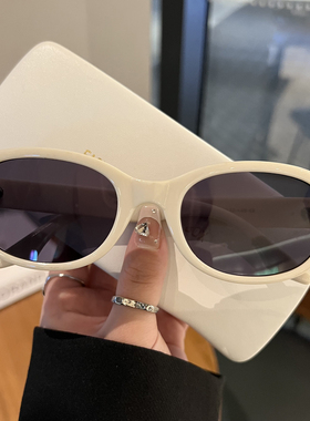 度假辣妹椭圆形猫眼显脸小墨镜