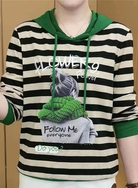 新款连帽长袖t恤女韩版春秋装中年妈妈宽松洋气打底衫条纹上衣潮