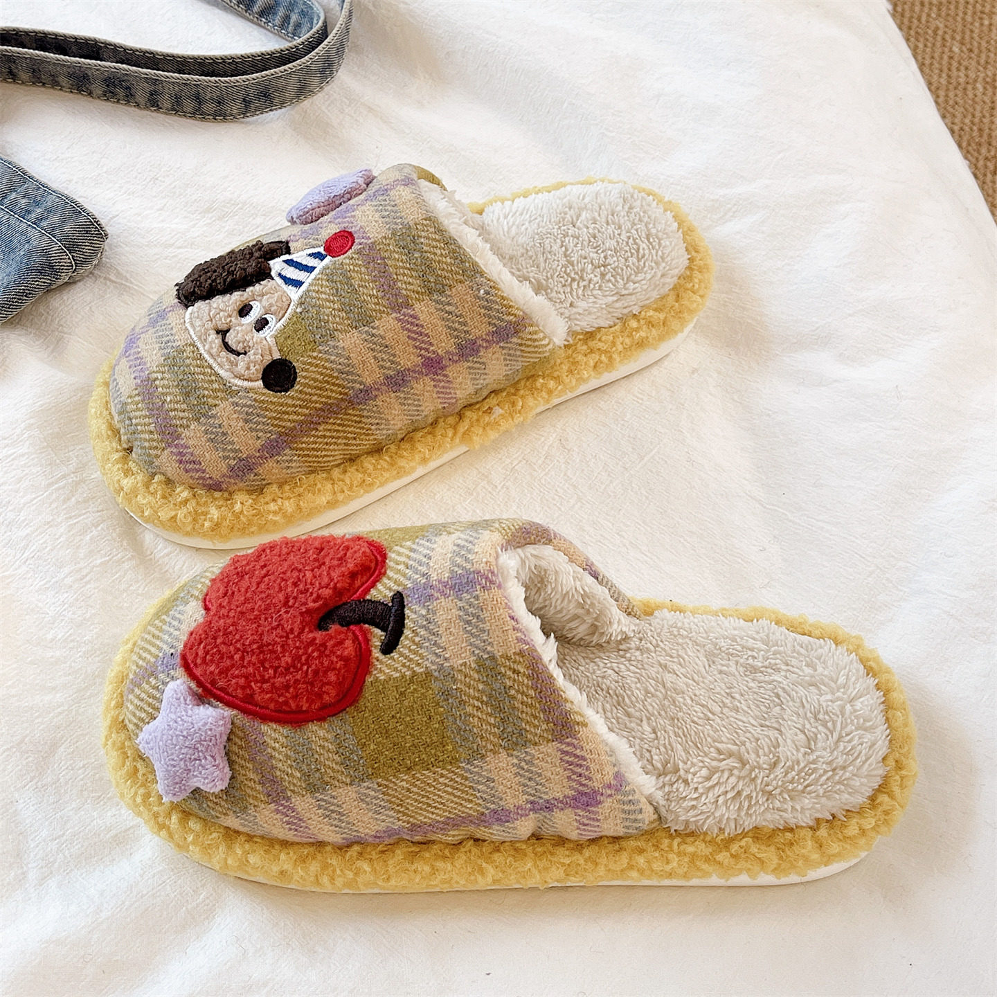可爱苹果小狗毛毛拖鞋女冬季室内居家防滑软底保暖加绒包头棉拖鞋,居家布艺,居家棉拖/棉鞋,淘宝优惠券,粉丝福利购,淘宝优惠卷
