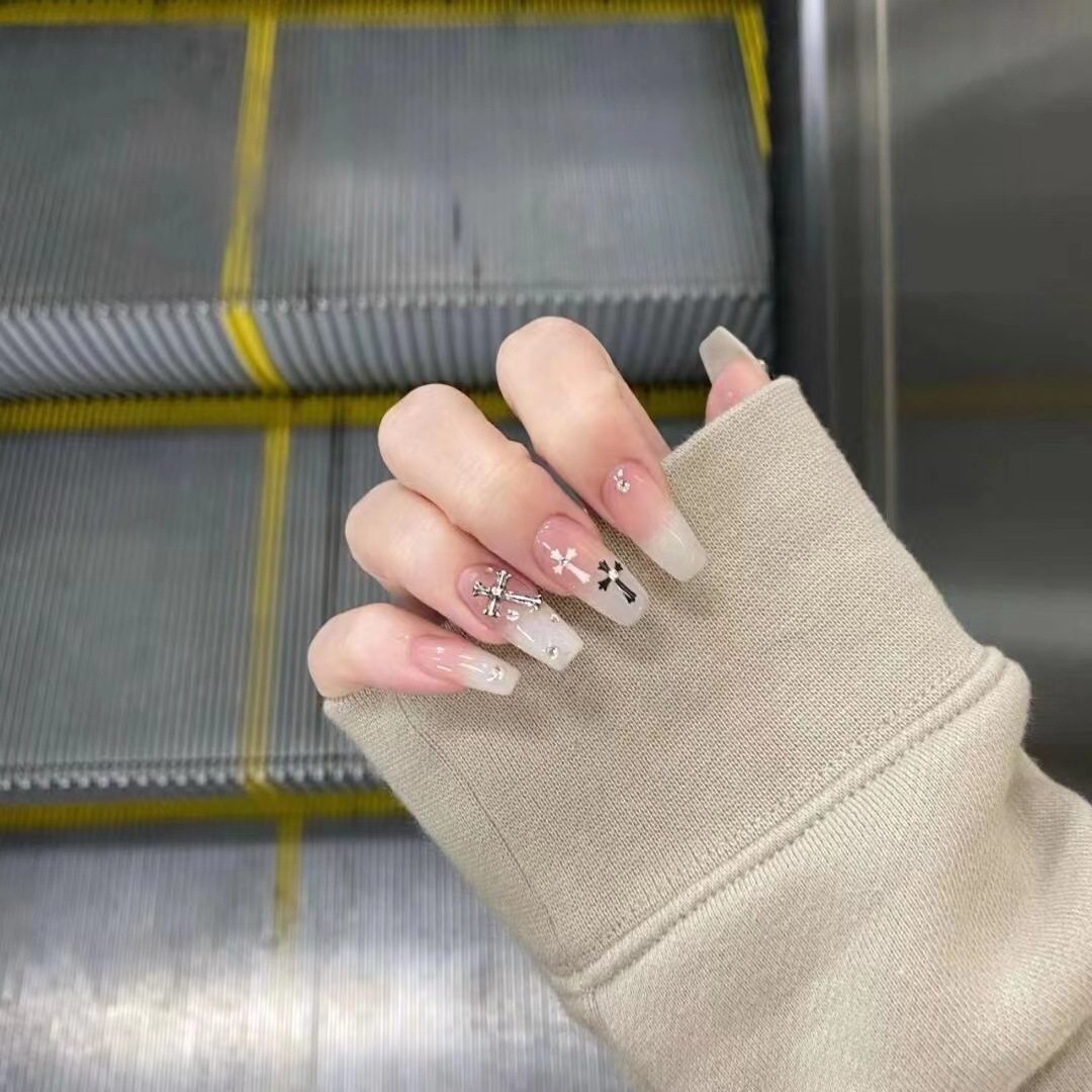 纯手工穿戴甲复古克罗心贴纸黑白色十字架指甲贴花朋克风古银美甲,彩妆/香水/美妆工具,穿戴甲/甲片,淘宝优惠券,粉丝福利购,淘宝优惠卷