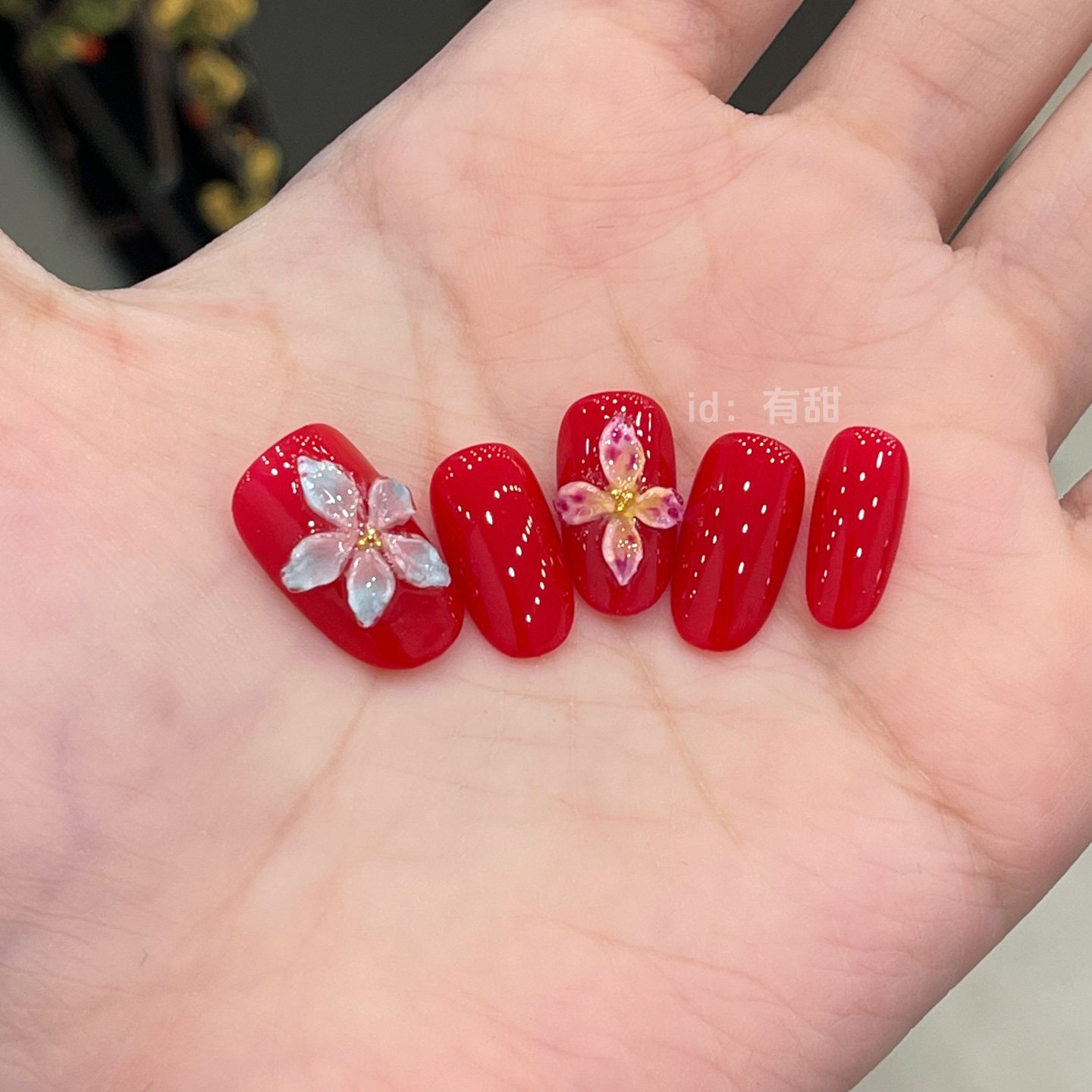 红色穿戴甲短款手工雕花穿戴美甲2025新款高级感绝美显白指甲贴片,彩妆/香水/美妆工具,穿戴甲/甲片,淘宝优惠券,粉丝福利购,淘宝优惠卷