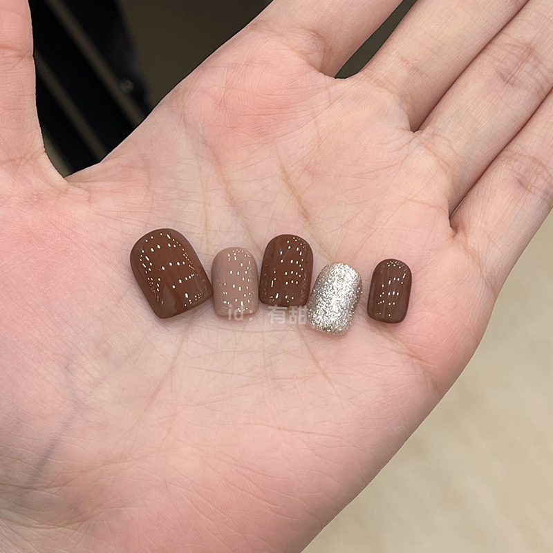 高质量穿戴甲短款春夏高级感穿戴美甲2025新年款纯手工定制短戴甲